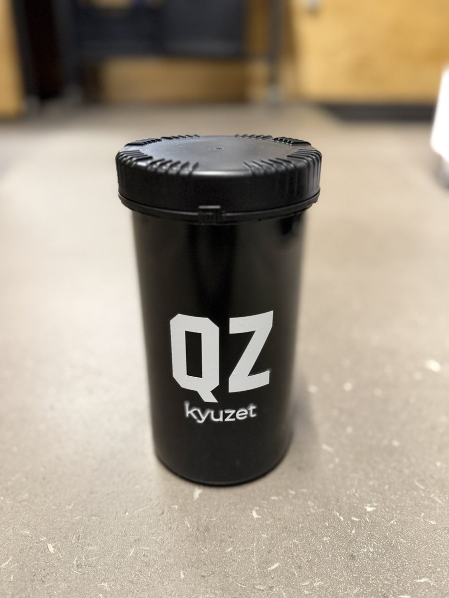 Čierna 1,3 l dóza QZ so skrutkovacím vekom